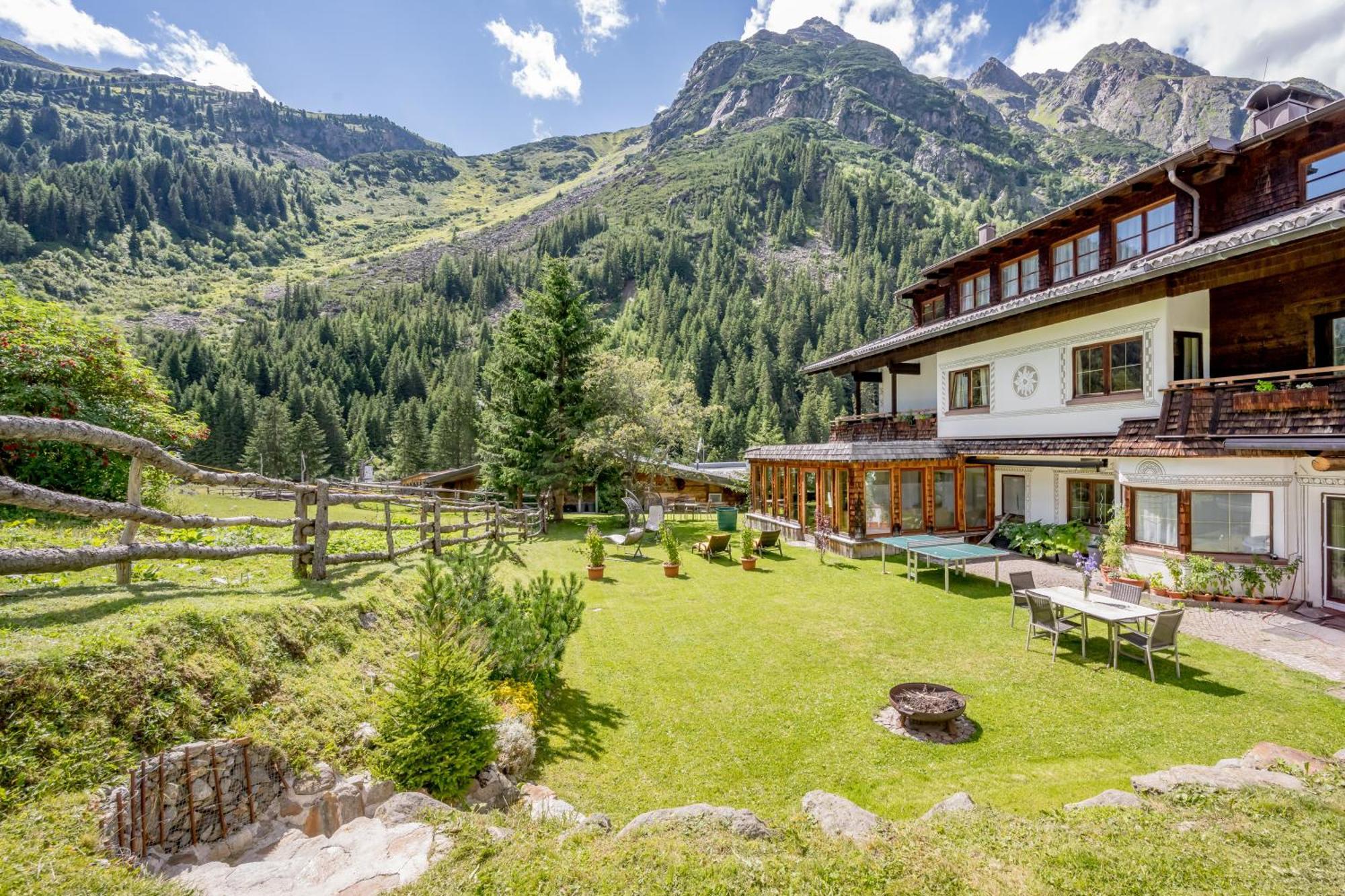 Landhaus Edelweiss Hotel Sankt Leonhard im Pitztal Exterior photo